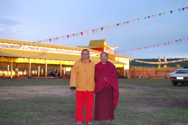 Учитель с другом Таши Гьяцо